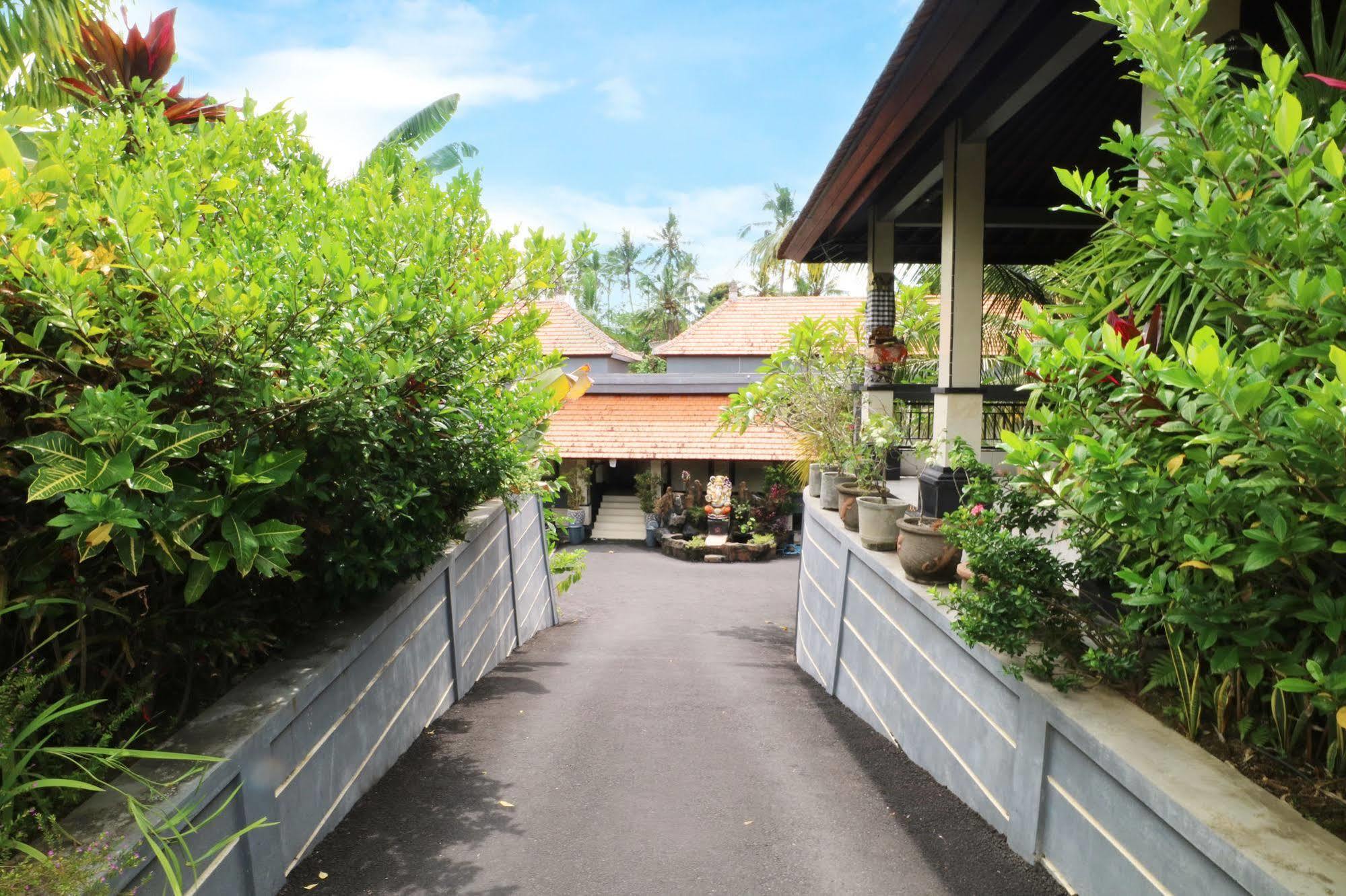 Oyo 91925 Ijo Eco Lodge Hotel Mengwi Экстерьер фото